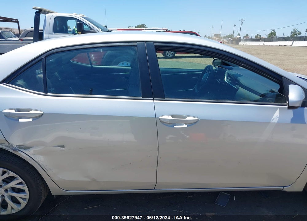 2018 TOYOTA COROLLA LE VIN: 5YFBURHE8JP761979