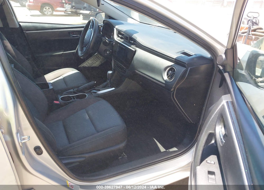 2018 TOYOTA COROLLA LE VIN: 5YFBURHE8JP761979