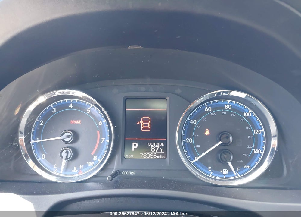 2018 TOYOTA COROLLA LE VIN: 5YFBURHE8JP761979