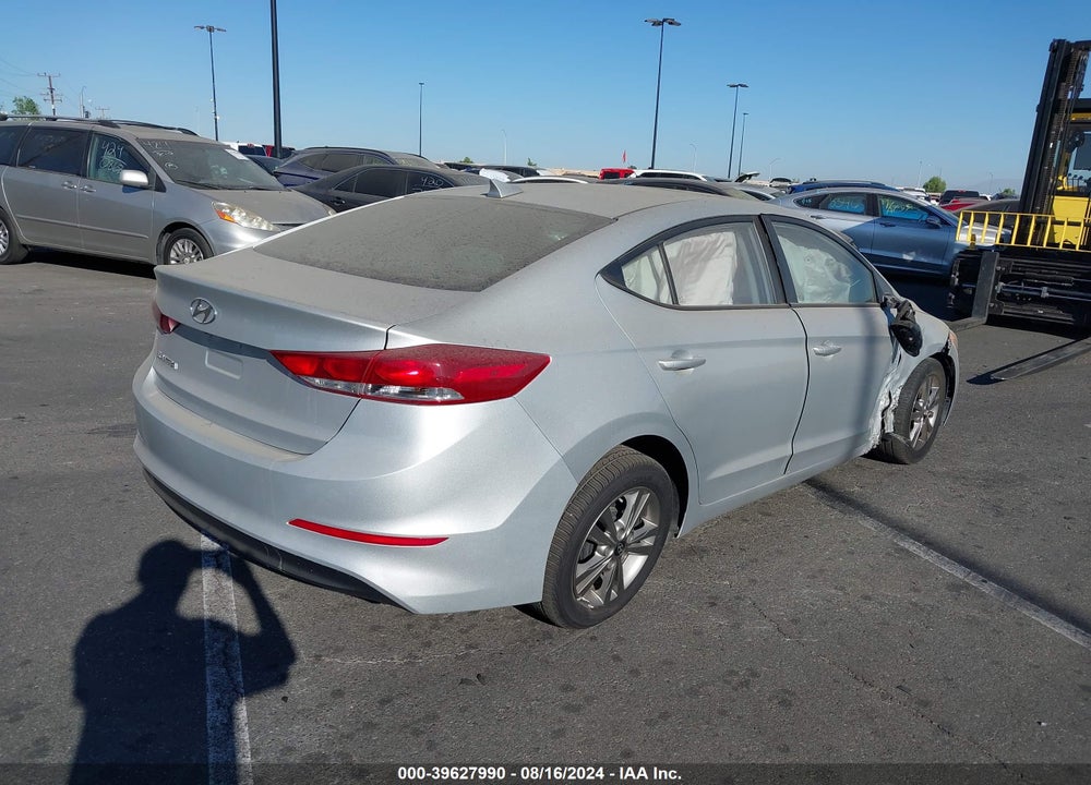 2017 HYUNDAI ELANTRA SE VIN: 5NPD84LF7HH153250
