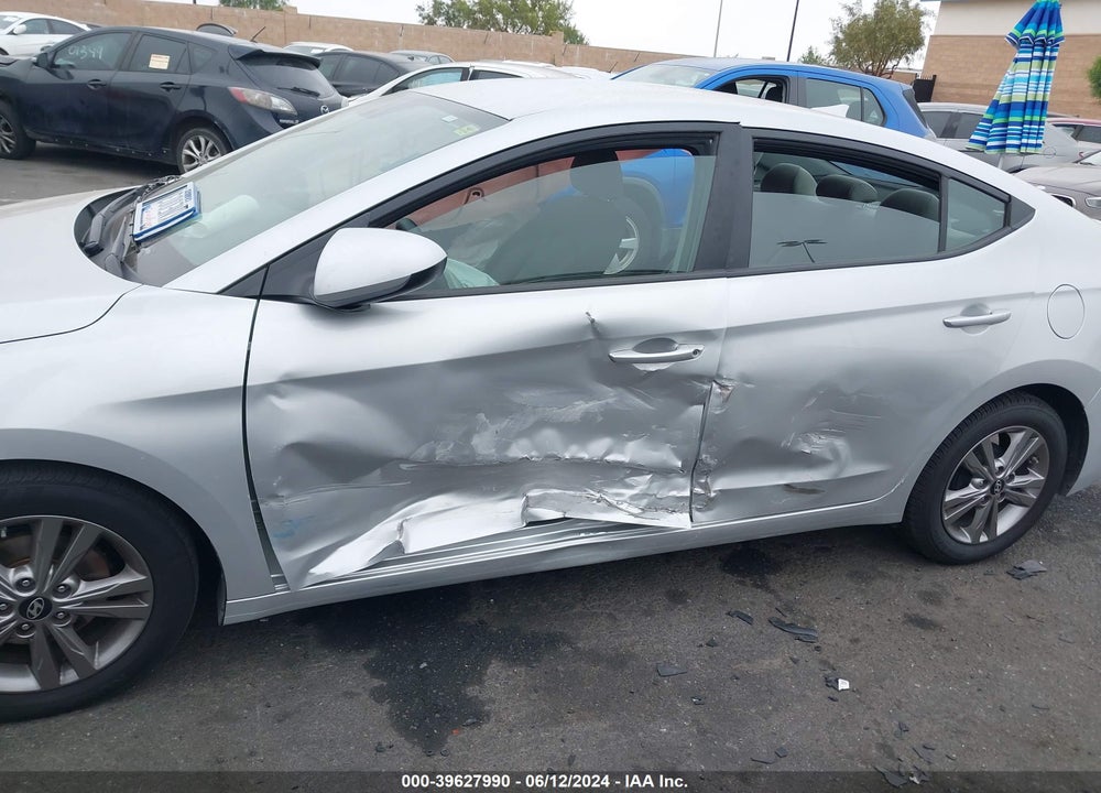 2017 HYUNDAI ELANTRA SE VIN: 5NPD84LF7HH153250