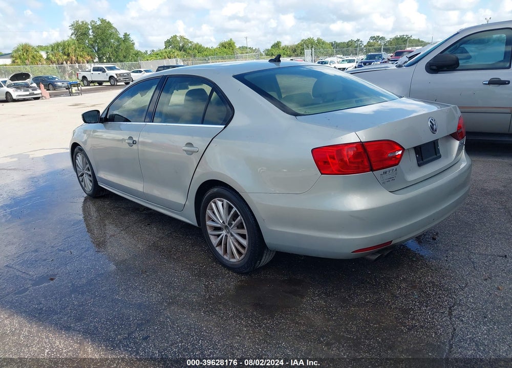 2011 VOLKSWAGEN JETTA 2.5L SEL VIN: 3VWLX7AJ6BM021330