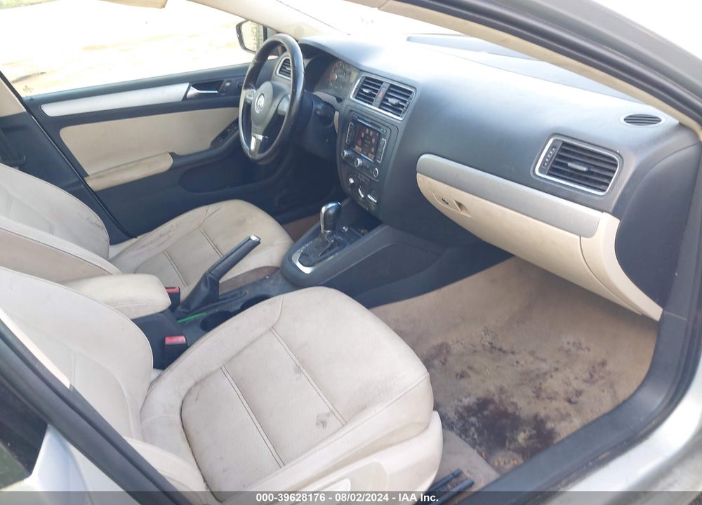 2011 VOLKSWAGEN JETTA 2.5L SEL VIN: 3VWLX7AJ6BM021330