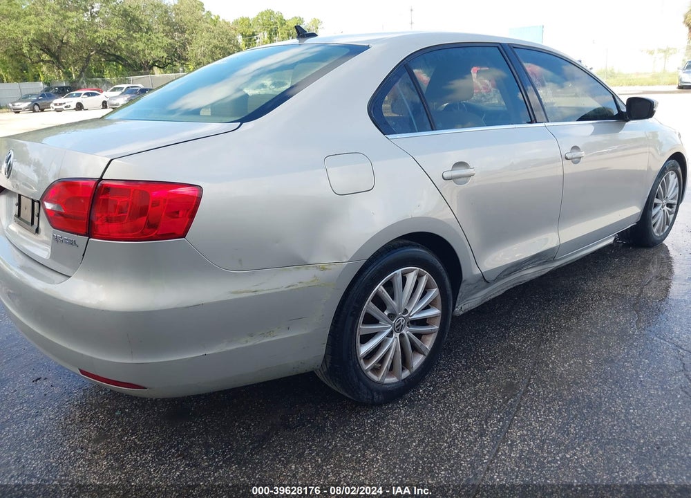 2011 VOLKSWAGEN JETTA 2.5L SEL VIN: 3VWLX7AJ6BM021330
