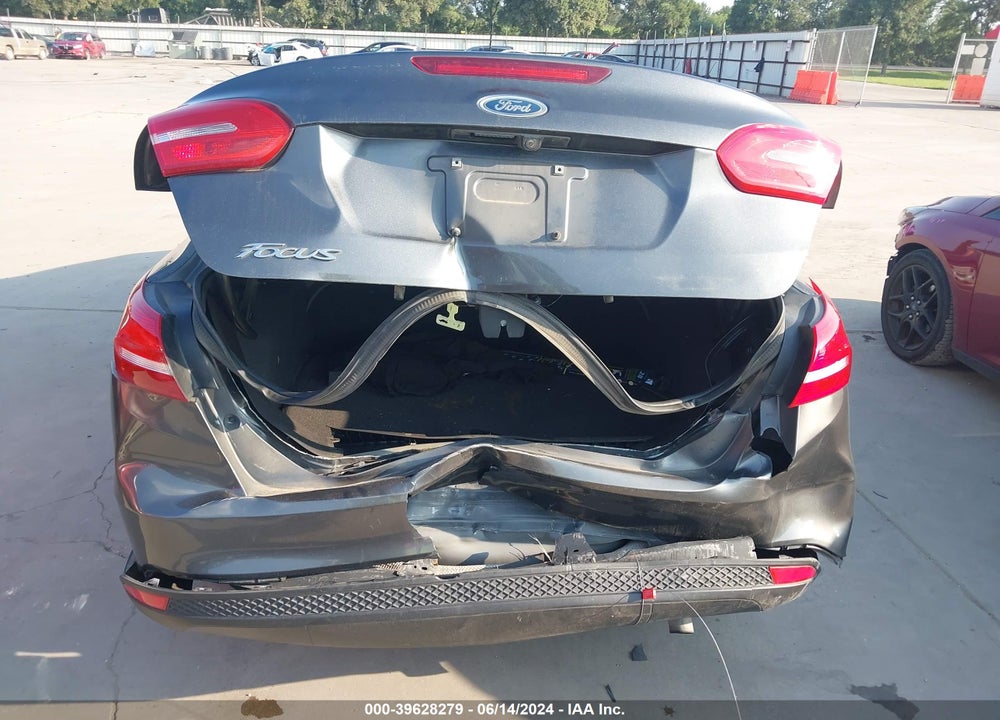 2018 FORD FOCUS S VIN: 1FADP3E21JL292837