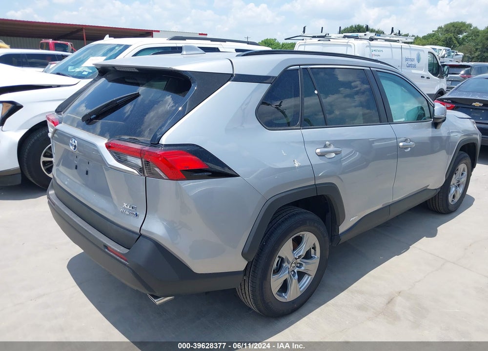 2024 TOYOTA RAV4 HYBRID XLE VIN: 2T3RWRFV8RW202669