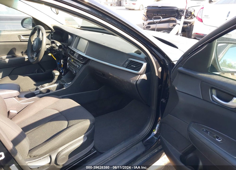 2019 KIA OPTIMA LX VIN: 5XXGT4L33KG330784