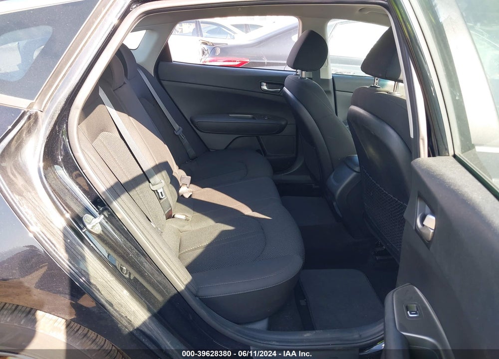 2019 KIA OPTIMA LX VIN: 5XXGT4L33KG330784
