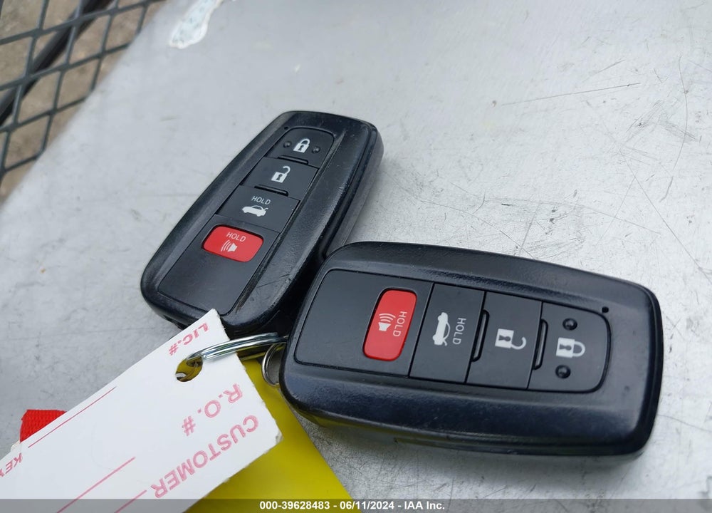 2019 TOYOTA CAMRY XLE VIN: 4T1B11HK2KU789356