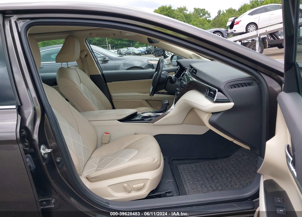 2019 TOYOTA CAMRY XLE VIN: 4T1B11HK2KU789356