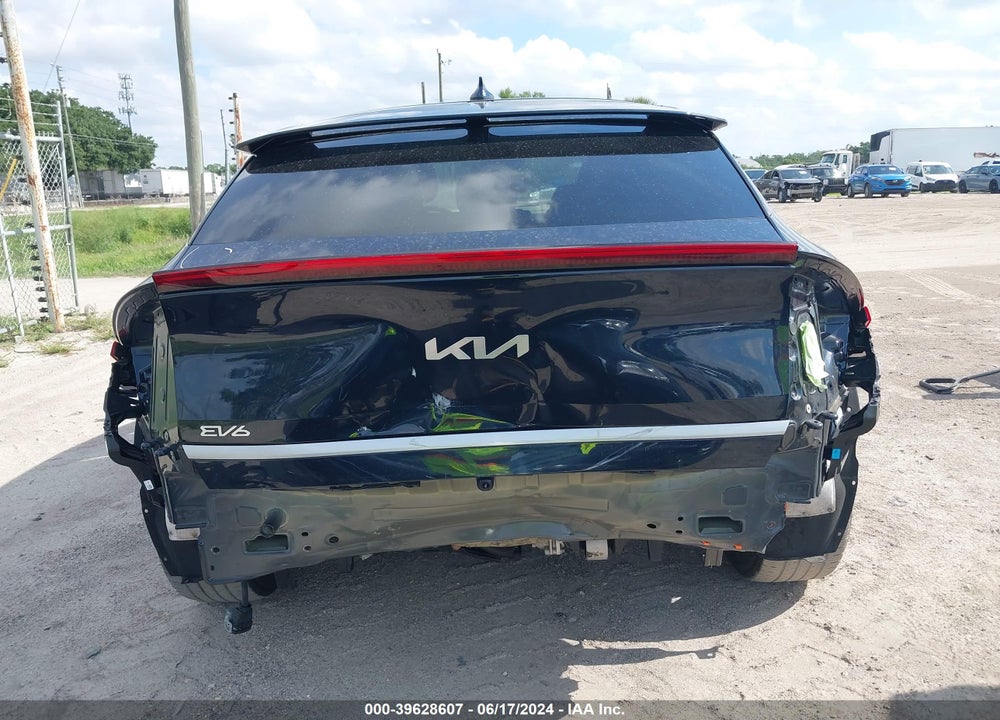 2022 KIA EV6 LIGHT VIN: KNDC34LB9N5073239