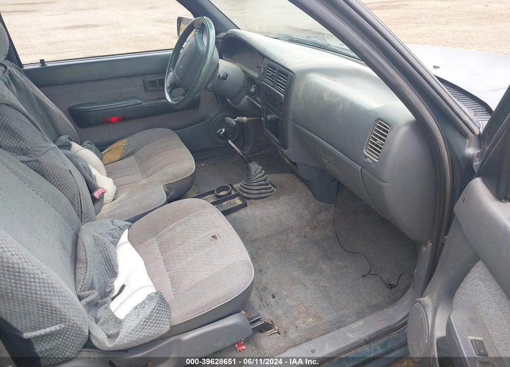 1997 TOYOTA TACOMA BASE V6 VIN: 4TAVN52N8VZ320209