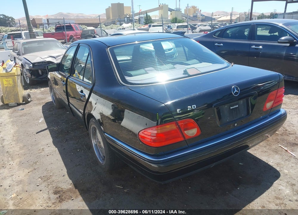 1997 MERCEDES-BENZ E 320 VIN: WDBJF55F7VA352974