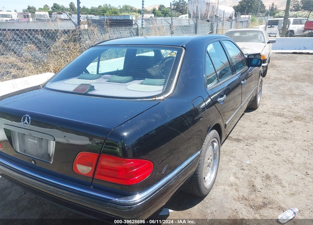1997 MERCEDES-BENZ E 320 VIN: WDBJF55F7VA352974