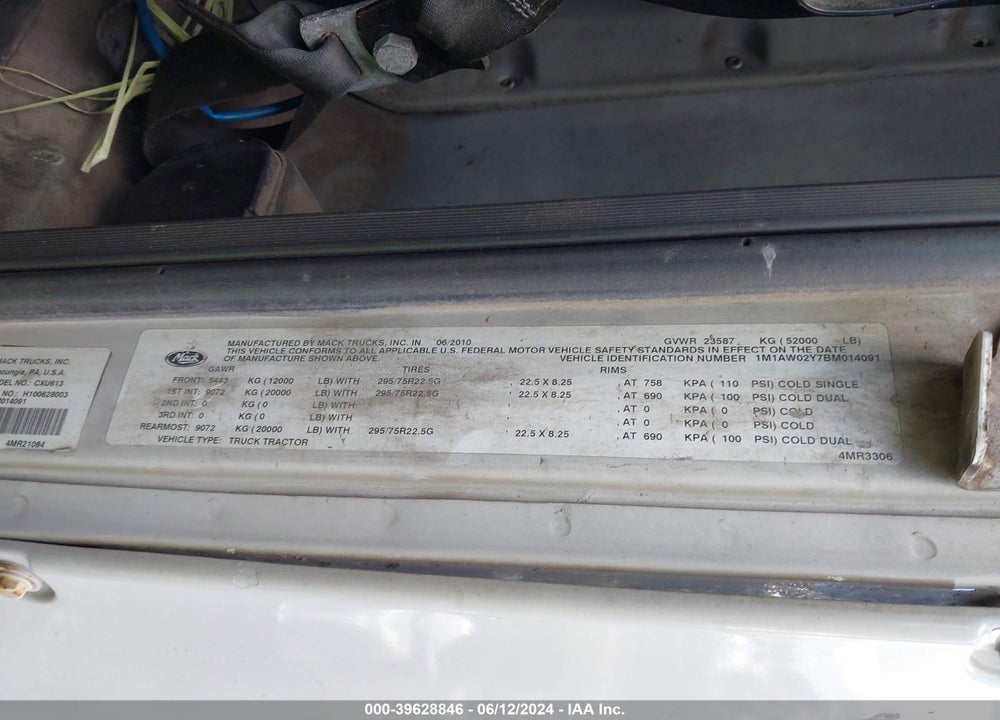 2011 MACK 600 CXU600 VIN: 1M1AW02Y7BM014091