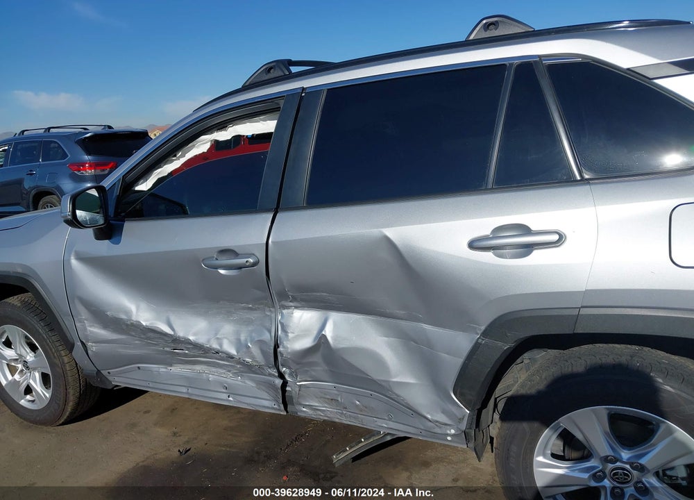 2021 TOYOTA RAV4 XLE VIN: 2T3W1RFV2MC128015