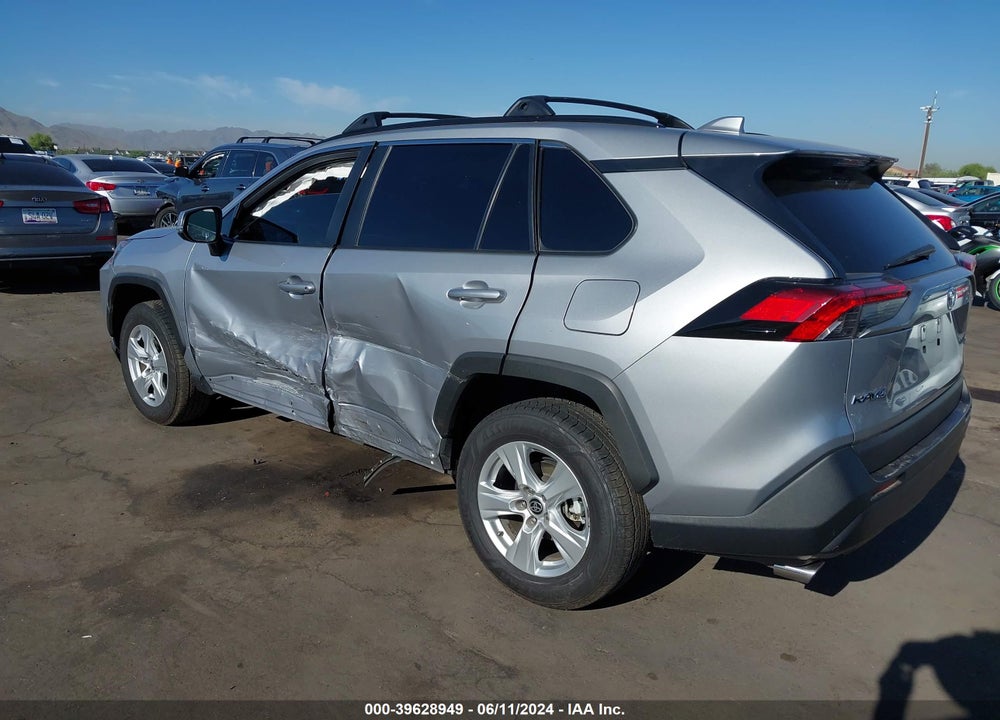 2021 TOYOTA RAV4 XLE VIN: 2T3W1RFV2MC128015