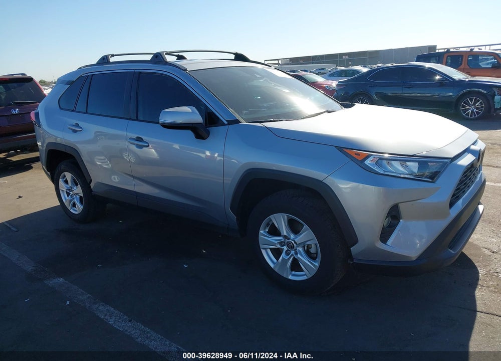 2021 TOYOTA RAV4 XLE VIN: 2T3W1RFV2MC128015