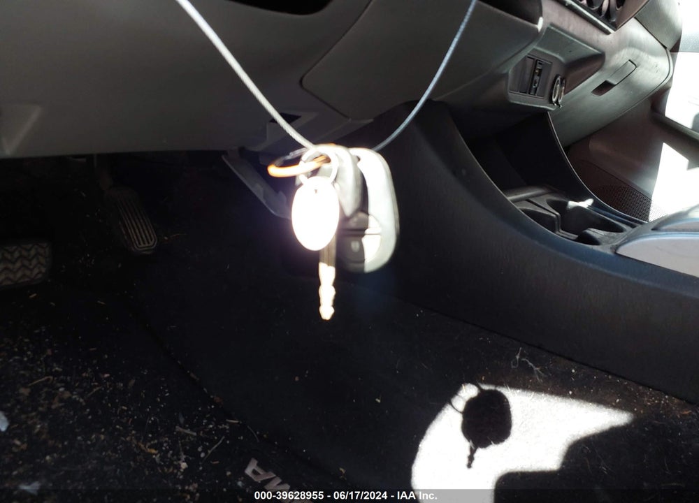 2015 TOYOTA TACOMA BASE V6 VIN: 5TFLU4EN1FX148039