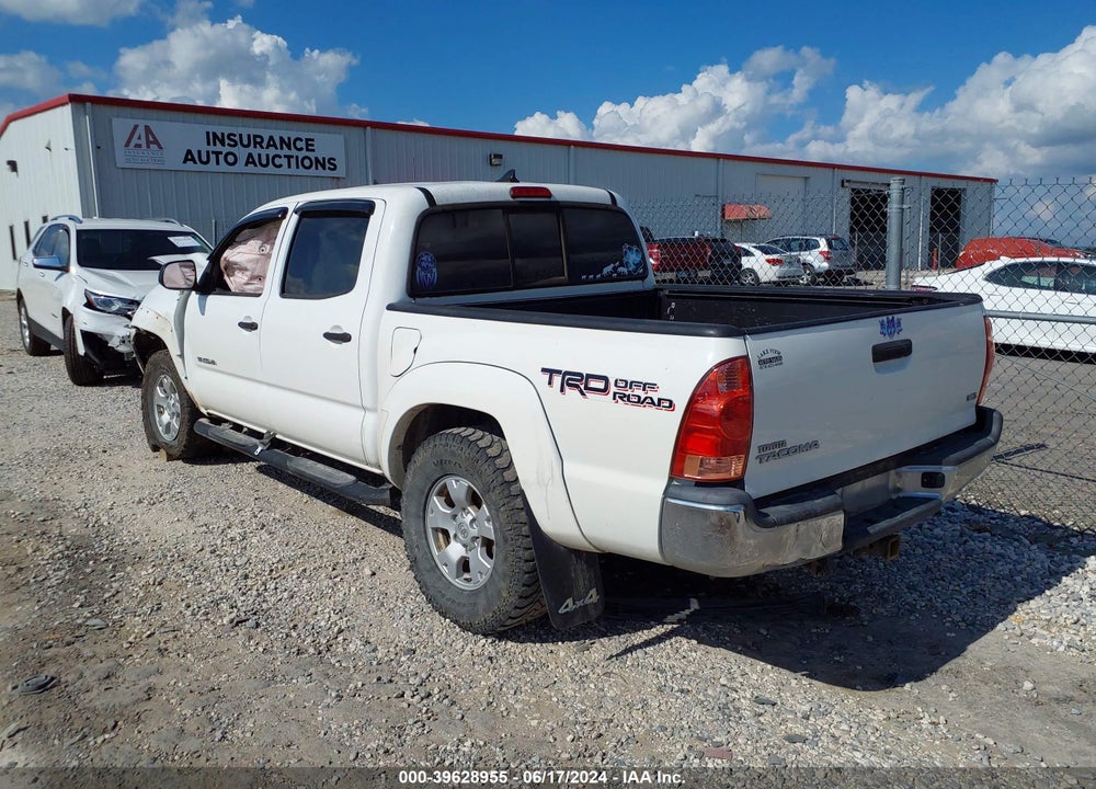 2015 TOYOTA TACOMA BASE V6 VIN: 5TFLU4EN1FX148039