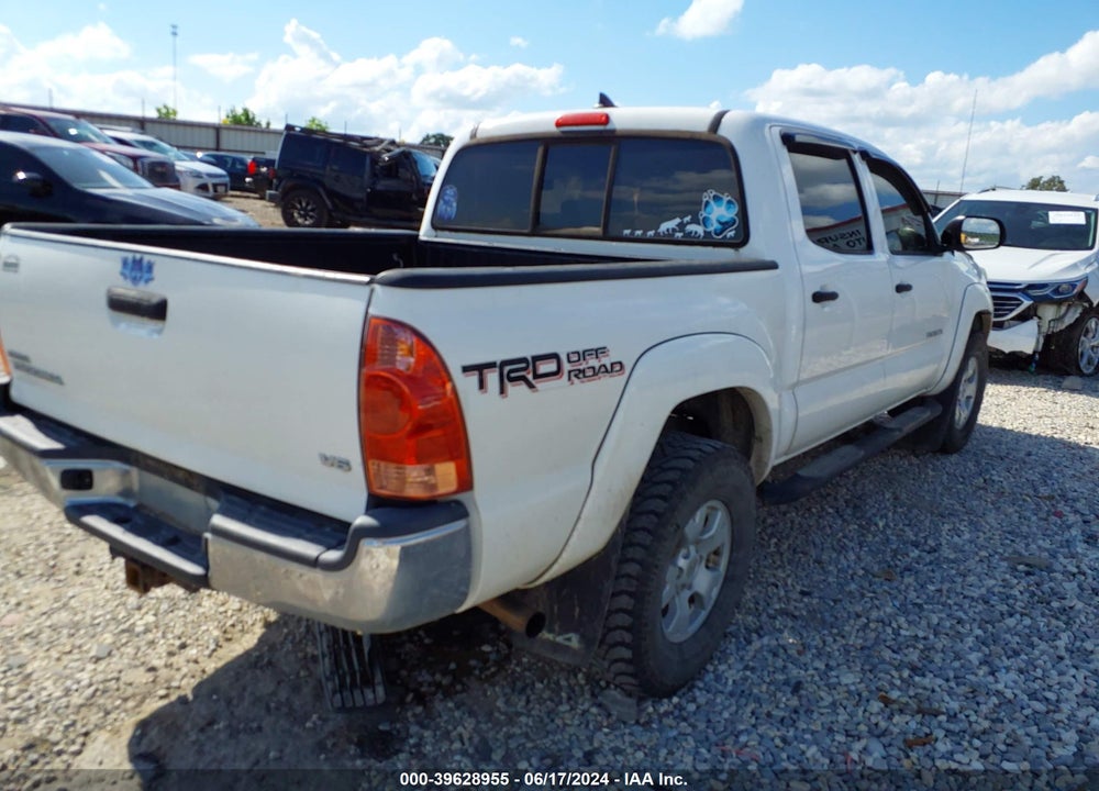 2015 TOYOTA TACOMA BASE V6 VIN: 5TFLU4EN1FX148039