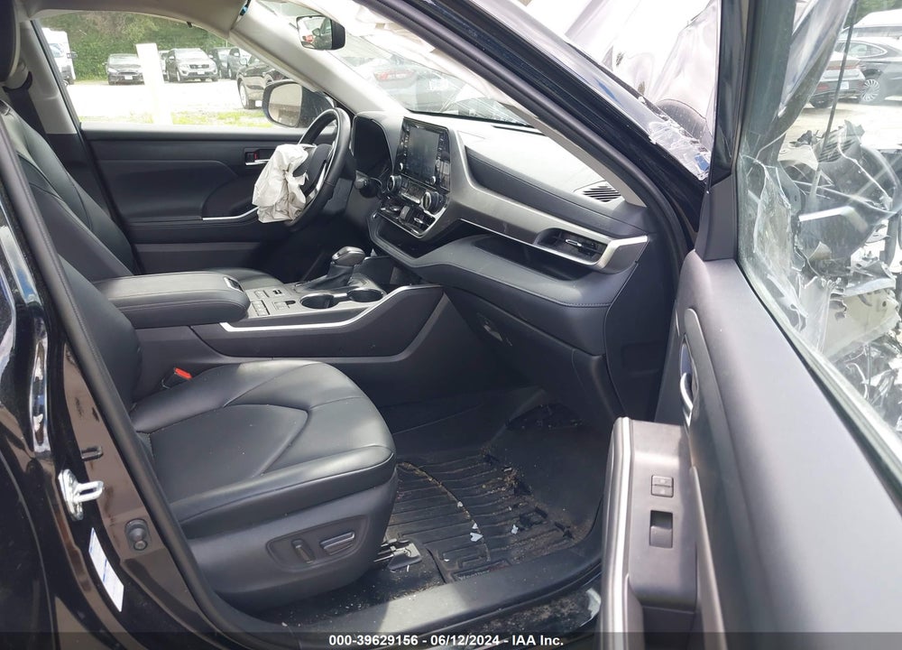 2021 TOYOTA HIGHLANDER XLE VIN: 5TDHZRBH1MS157233