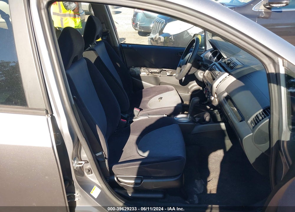 2008 HONDA FIT VIN: JHMGD38418S068723