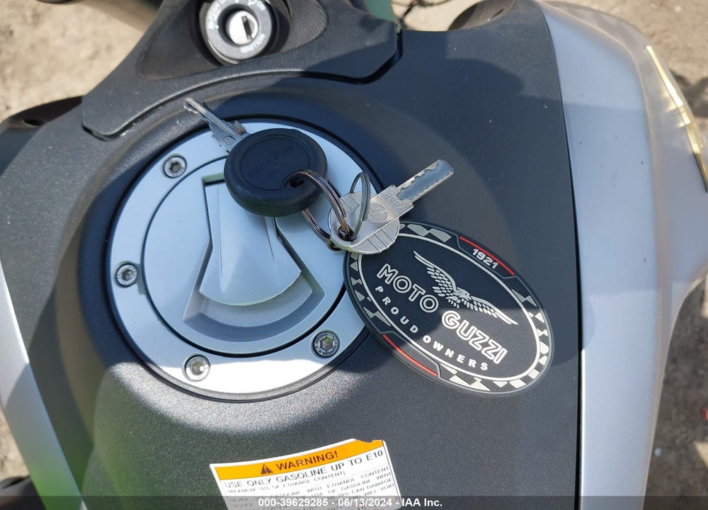 2022 MOTO GUZZI V85 TT VIN: ZGUKYUA08NM000719