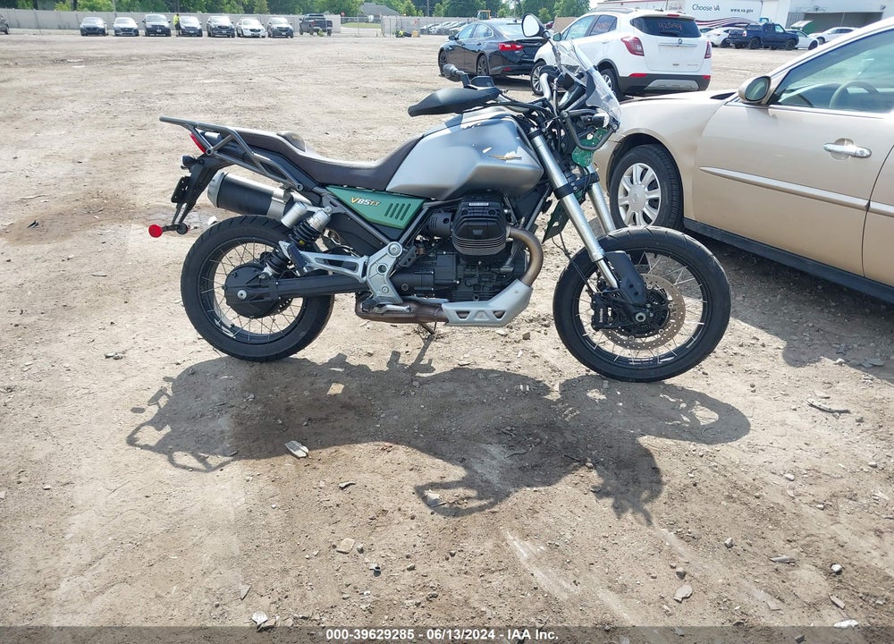 2022 MOTO GUZZI V85 TT VIN: ZGUKYUA08NM000719