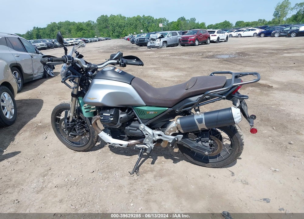 2022 MOTO GUZZI V85 TT VIN: ZGUKYUA08NM000719