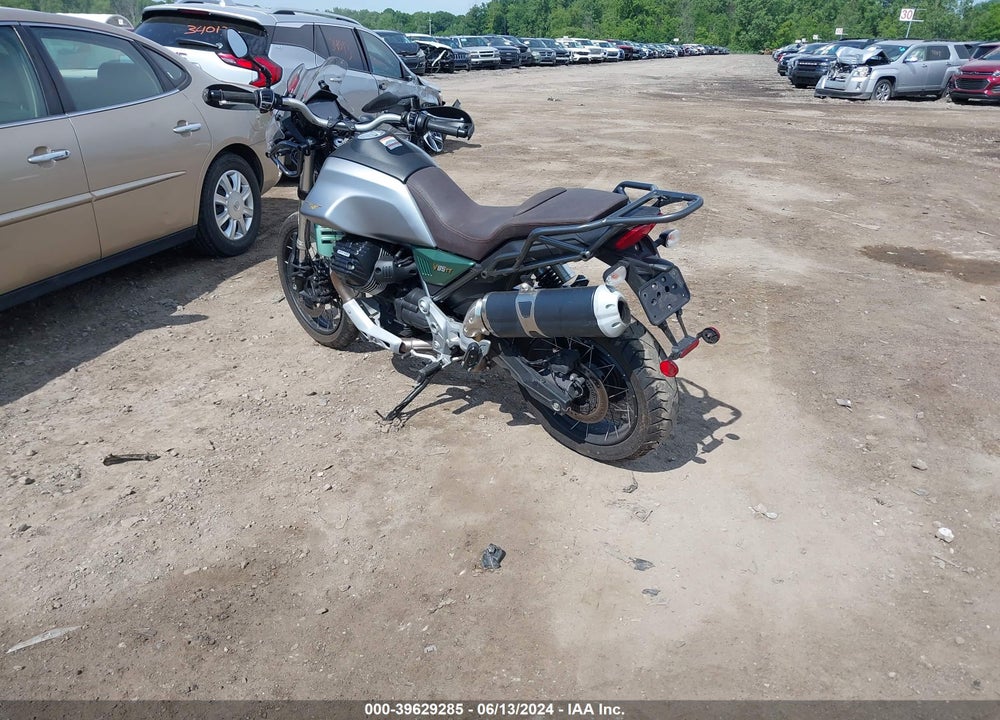 2022 MOTO GUZZI V85 TT VIN: ZGUKYUA08NM000719