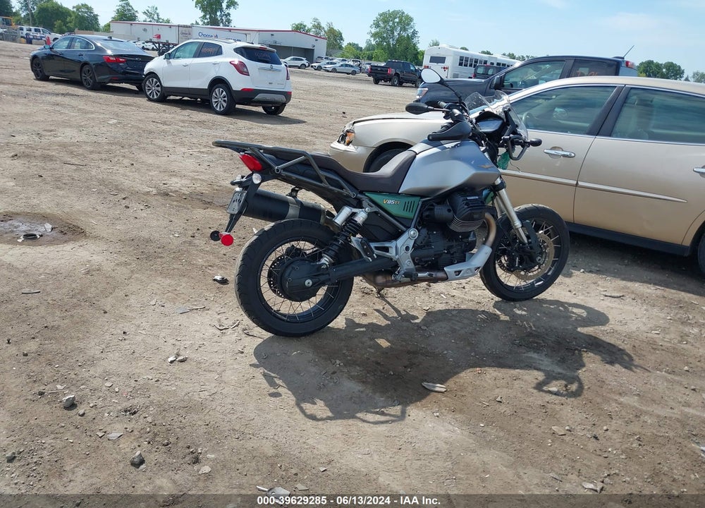 2022 MOTO GUZZI V85 TT VIN: ZGUKYUA08NM000719