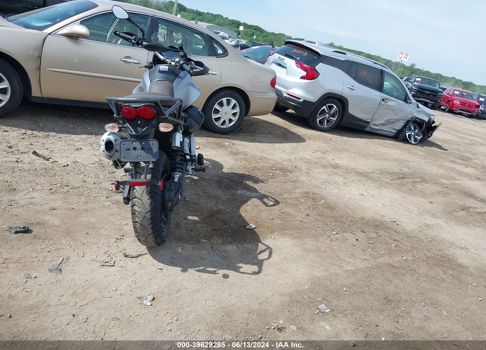 2022 MOTO GUZZI V85 TT VIN: ZGUKYUA08NM000719