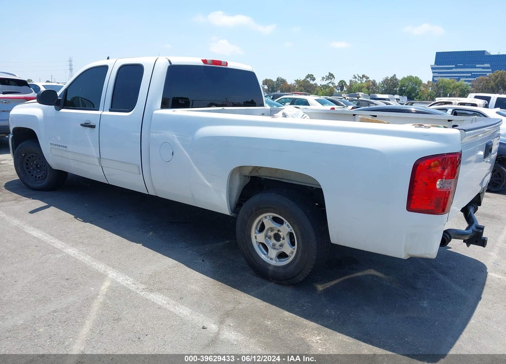2011 CHEVROLET SILVERADO 1500 LT VIN: 1GCRCSE01BZ406600