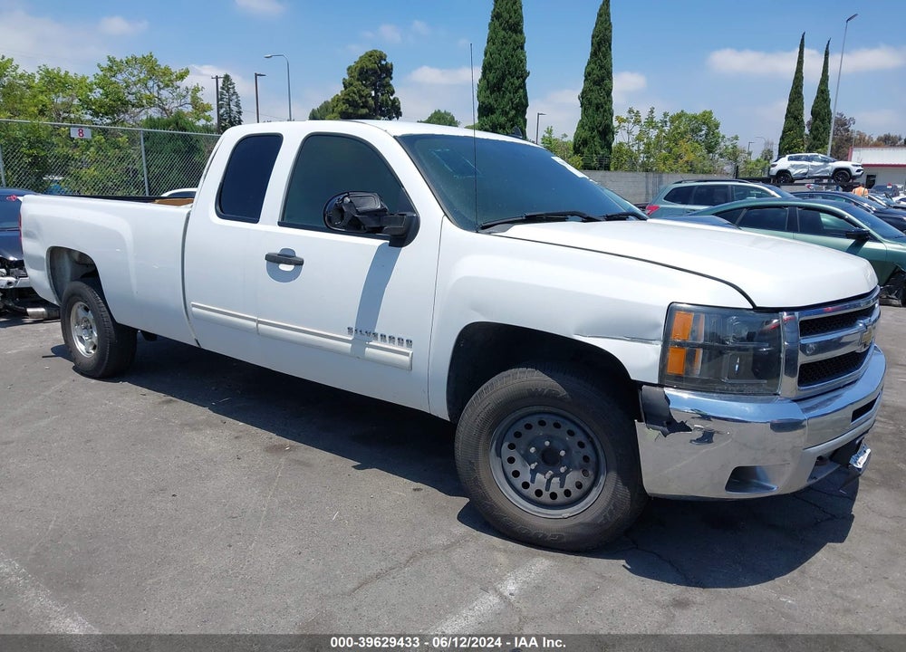 2011 CHEVROLET SILVERADO 1500 LT VIN: 1GCRCSE01BZ406600