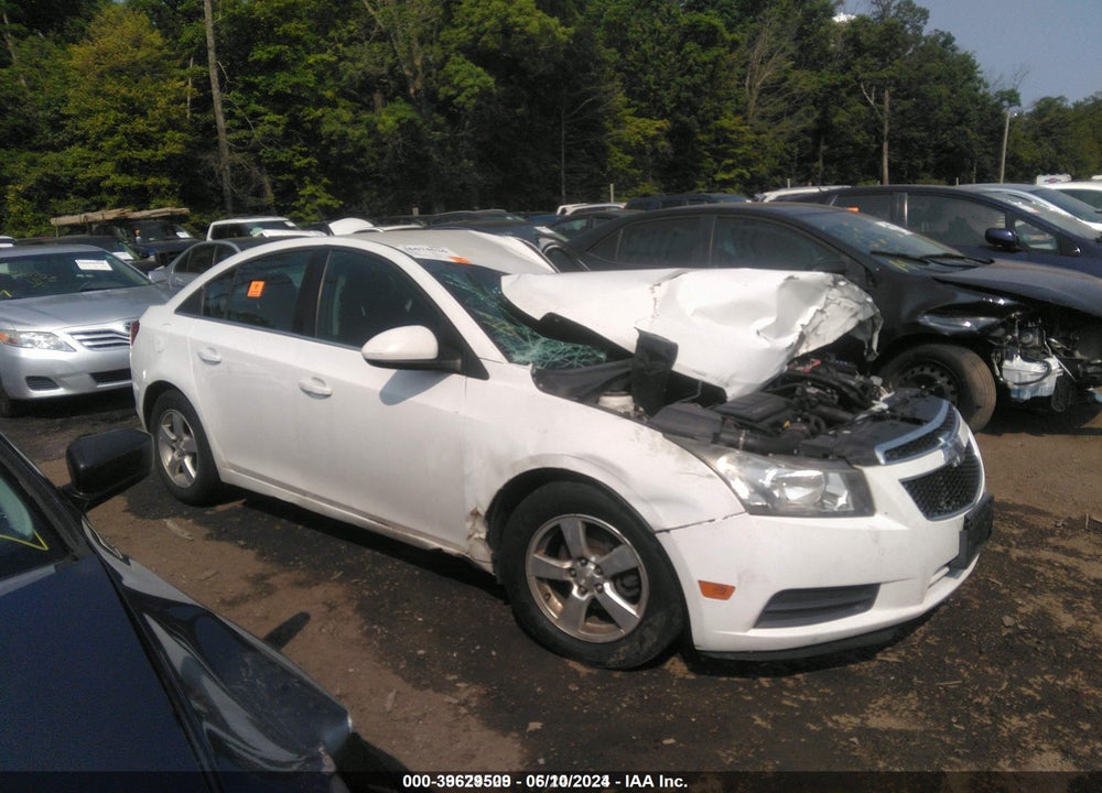 2014 CHEVROLET CRUZE 1LT AUTO VIN: 1G1PC5SB1E7382693