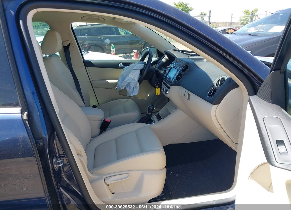 2013 VOLKSWAGEN TIGUAN SE VIN: WVGBV7AX2DW525221