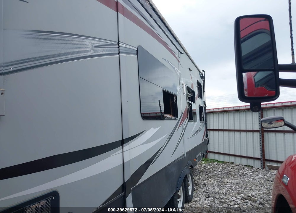 2016 KEYSTONE RAPTOR VIN: 4YDF33225GR00023