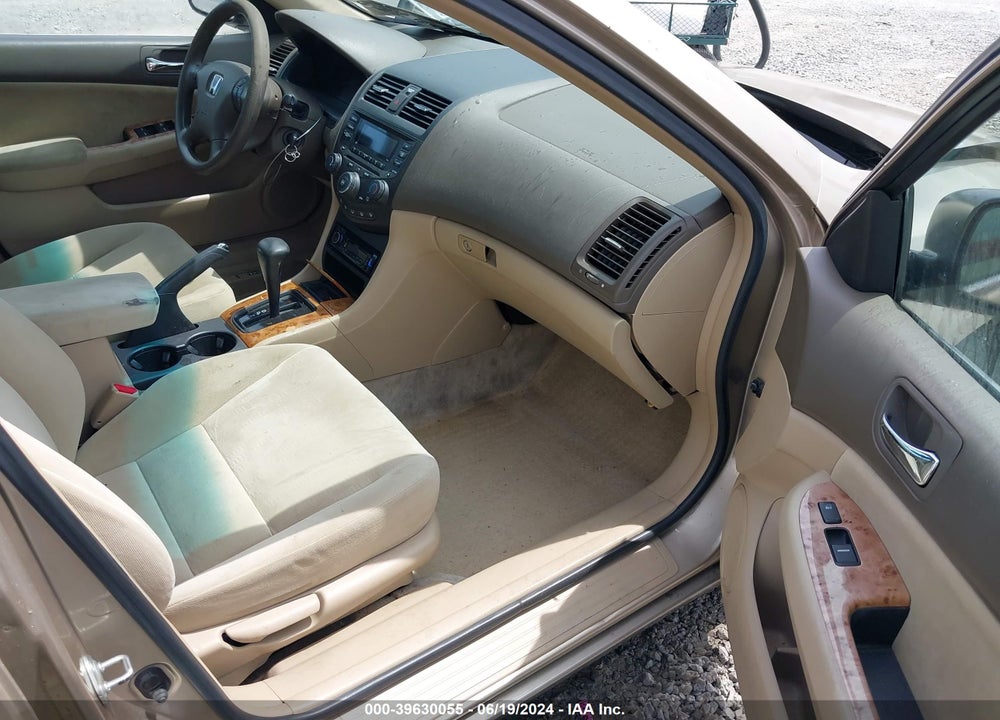 2005 HONDA ACCORD 2.4 EX VIN: 1HGCM56745A005241