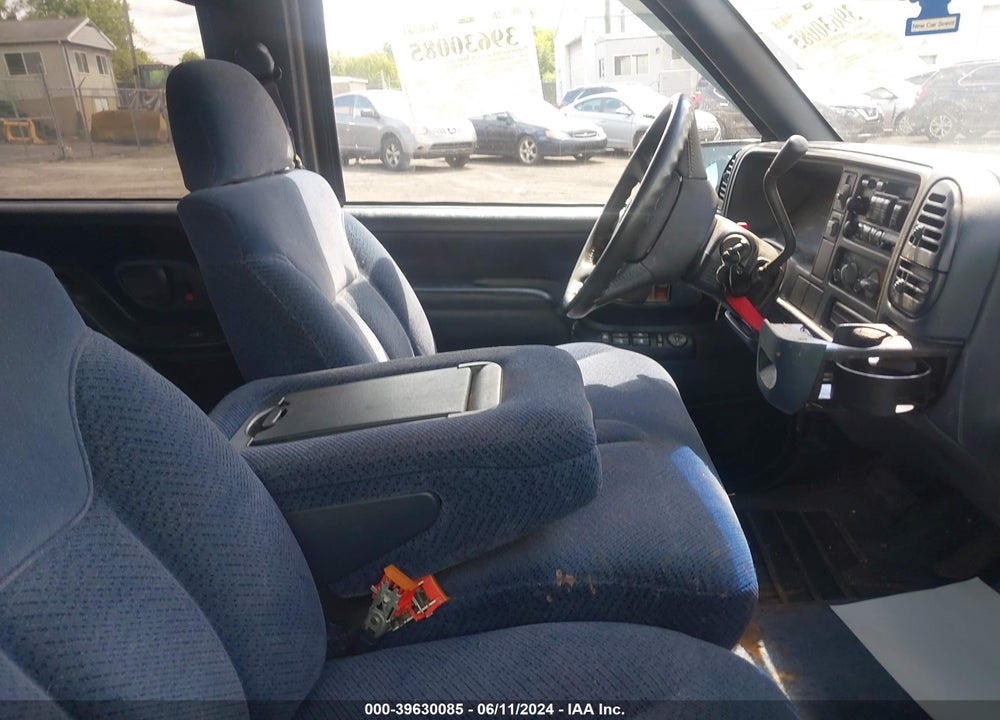 1999 CHEVROLET SUBURBAN 1500 VIN: 3GNEC16R0XG217215