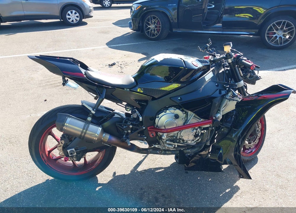 2015 YAMAHA YZFR1 VIN: JYARN39E8FA000416