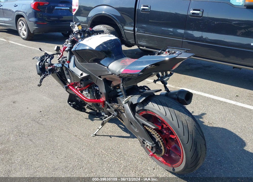 2015 YAMAHA YZFR1 VIN: JYARN39E8FA000416