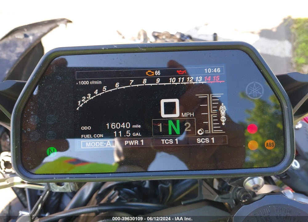 2015 YAMAHA YZFR1 VIN: JYARN39E8FA000416