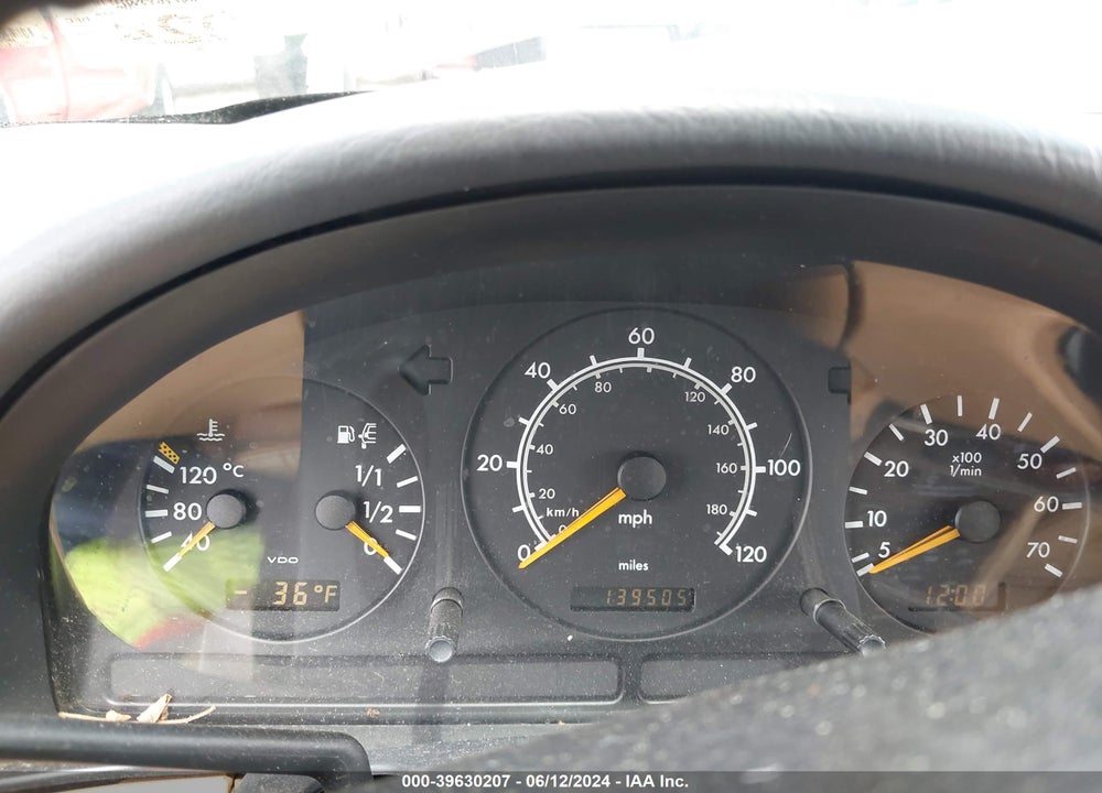 1999 MERCEDES-BENZ ML 430 VIN: 4JGAB72E4XA093928