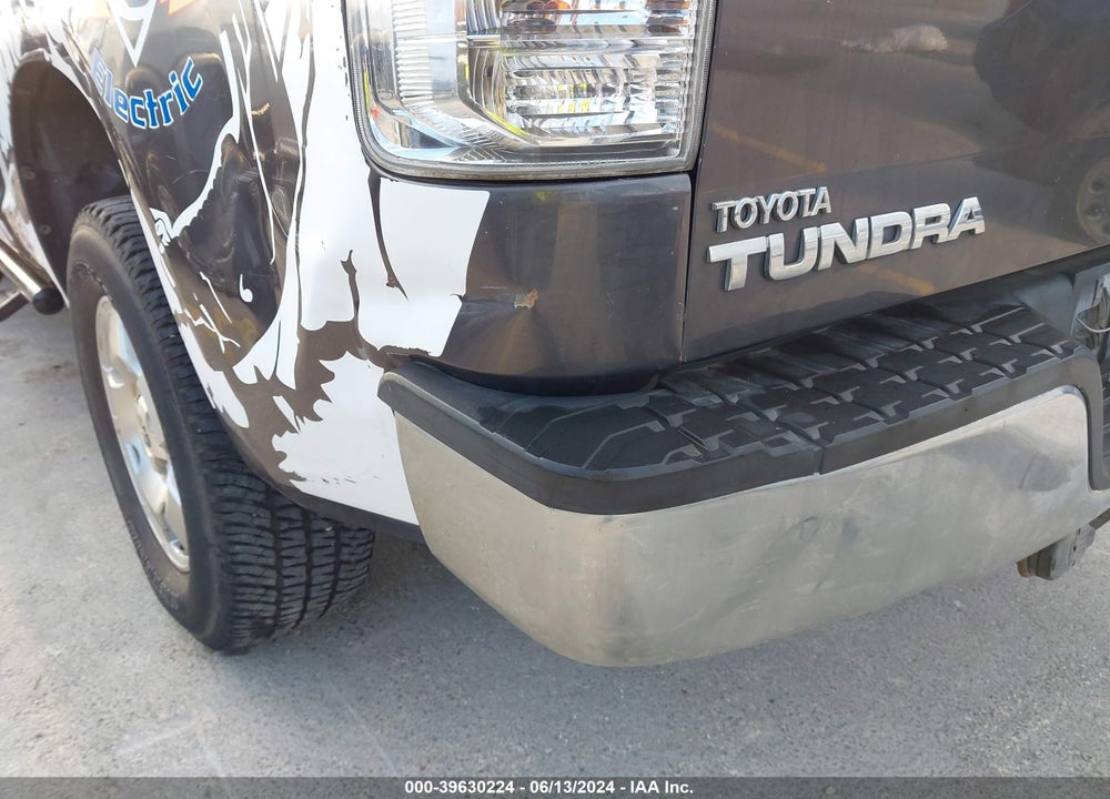 2011 TOYOTA TUNDRA GRADE 5.7L V8 VIN: 5TFRY5F19BX112206