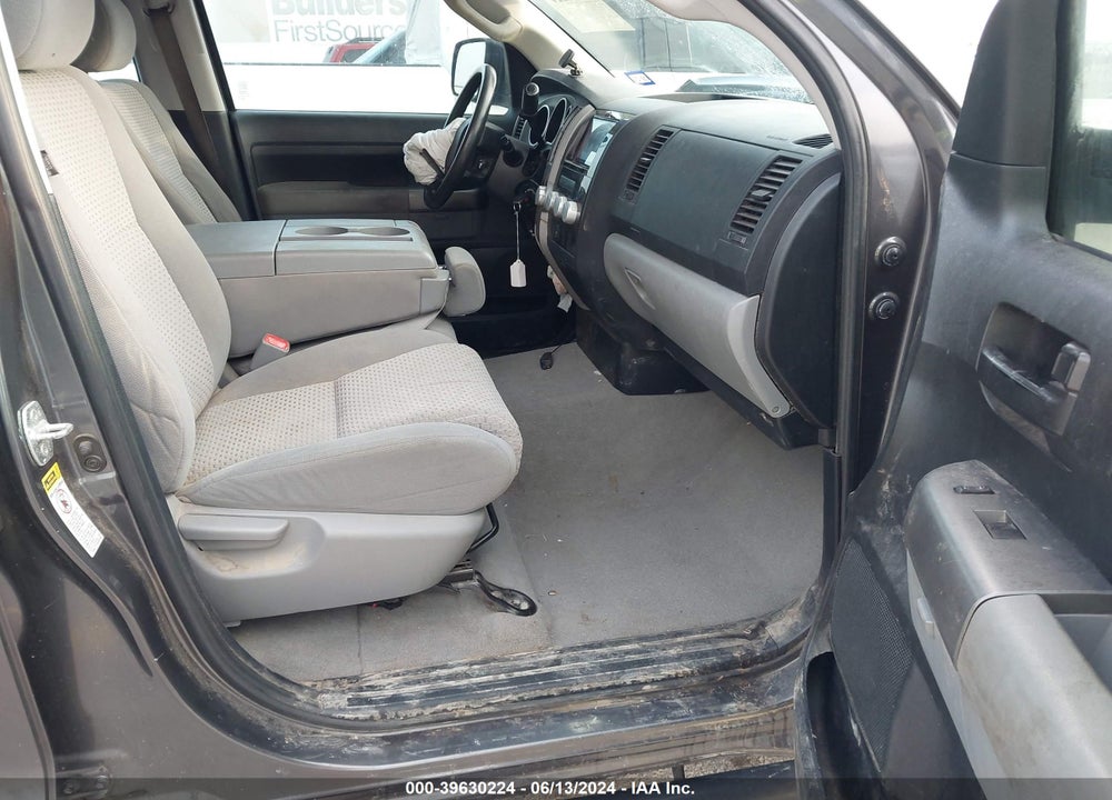 2011 TOYOTA TUNDRA GRADE 5.7L V8 VIN: 5TFRY5F19BX112206