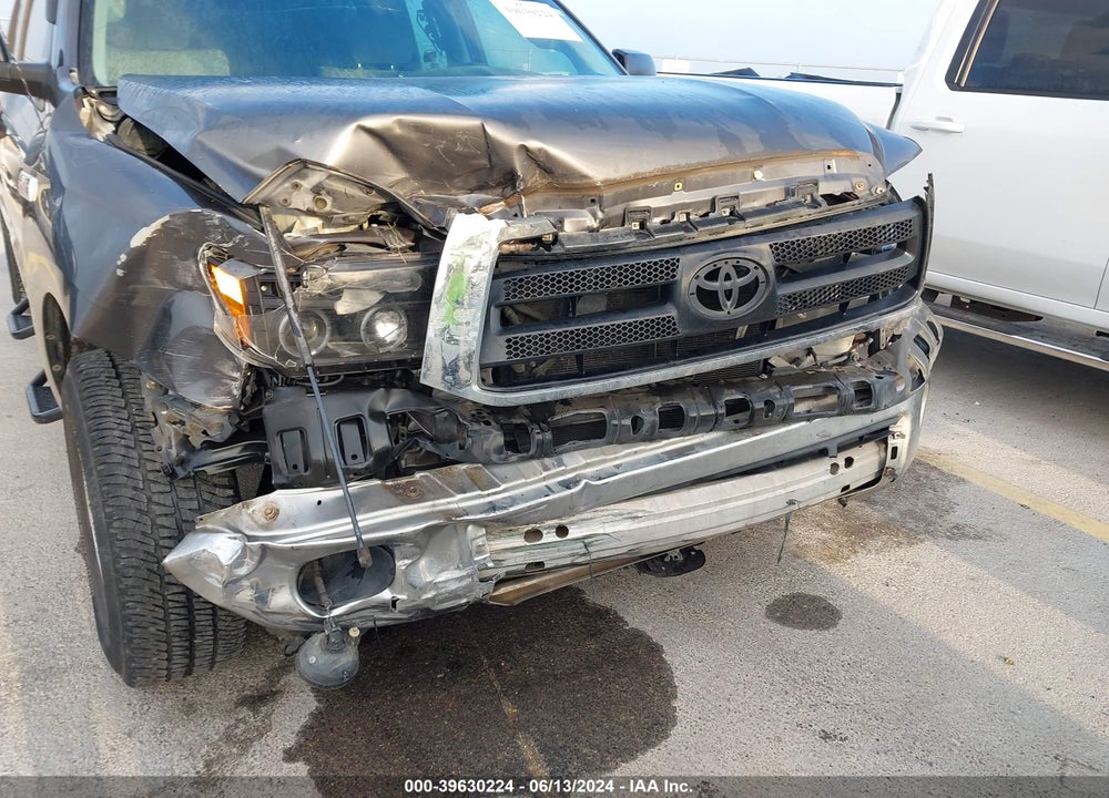 2011 TOYOTA TUNDRA GRADE 5.7L V8 VIN: 5TFRY5F19BX112206