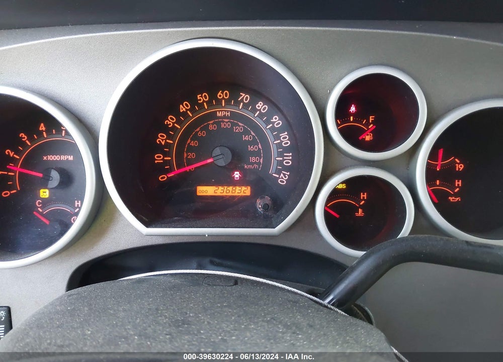 2011 TOYOTA TUNDRA GRADE 5.7L V8 VIN: 5TFRY5F19BX112206