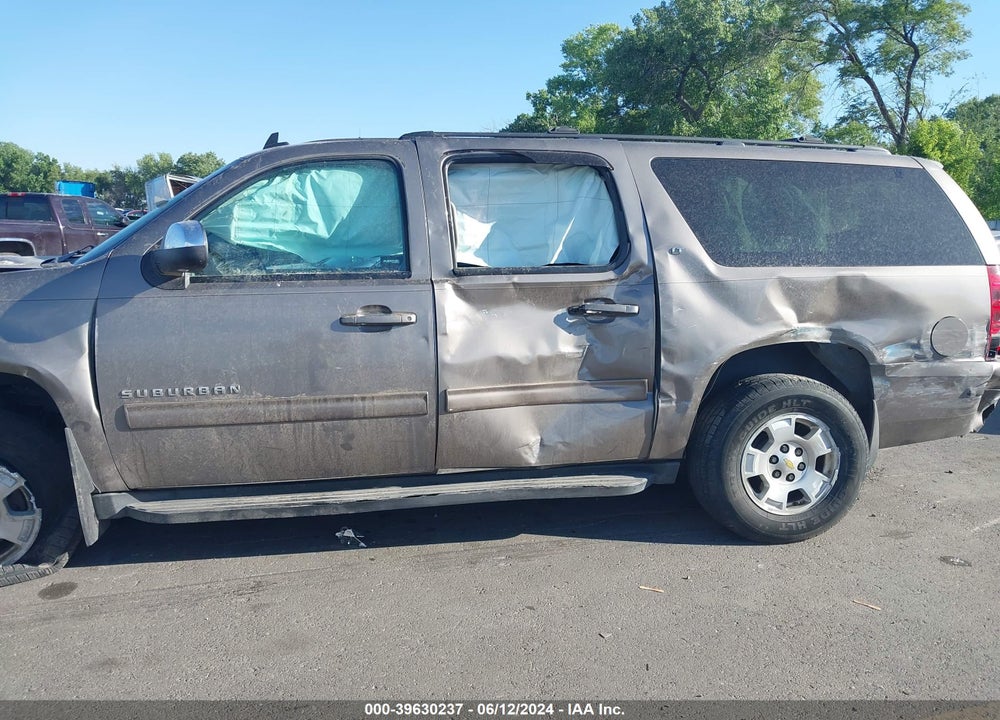2013 CHEVROLET SUBURBAN 1500 LT VIN: 1GNSKJE78DR189942