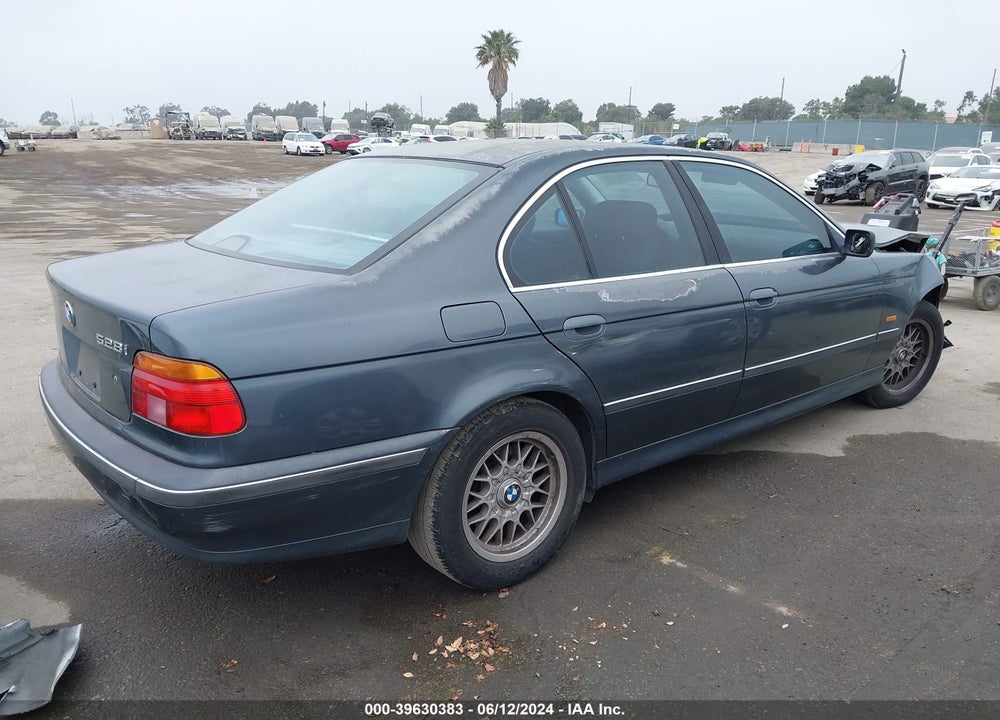 2000 BMW 528IA VIN: WBADM6344YGU26202
